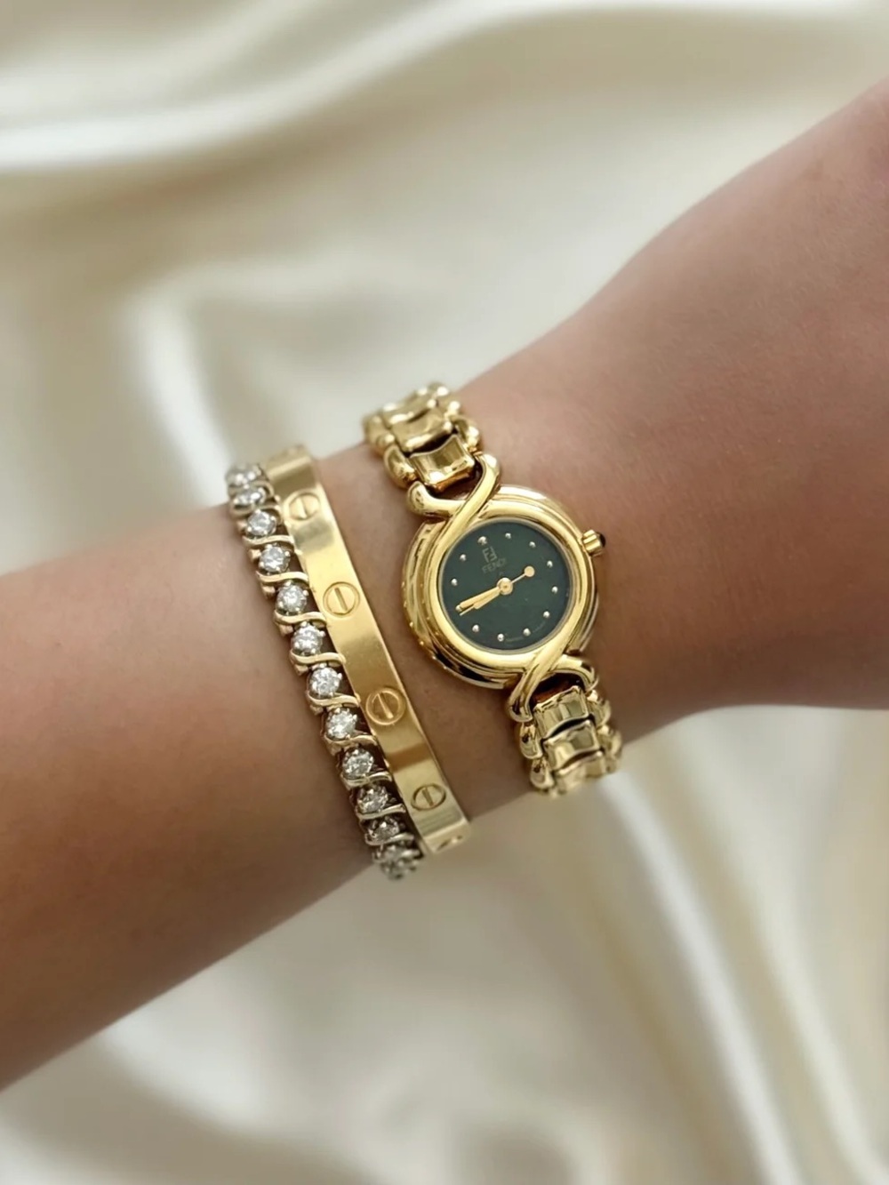 AUTHENTIC VINTAGE FENDI BLACK MOTHER-OF-PEARL WATCH